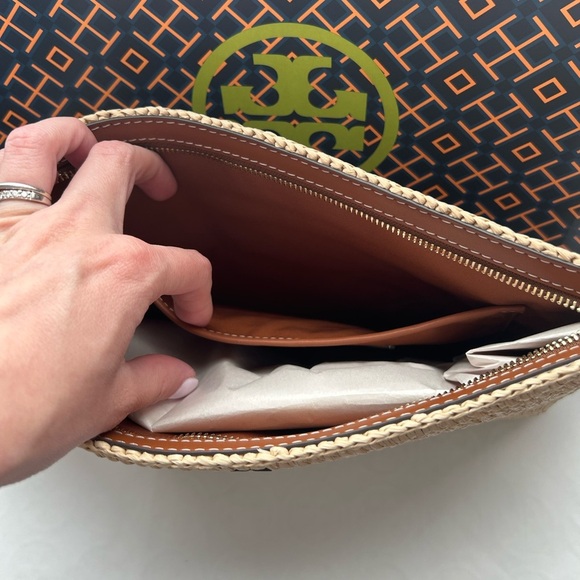 Tory Burch Thea Raffia Pouch Wristlet Bag Coffee Cream - Picture 11 of 11
